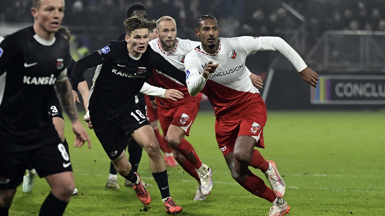 FC Utrecht profiteert minimaal van puntenverlies PSV na moeizaam duel tegen AZ
