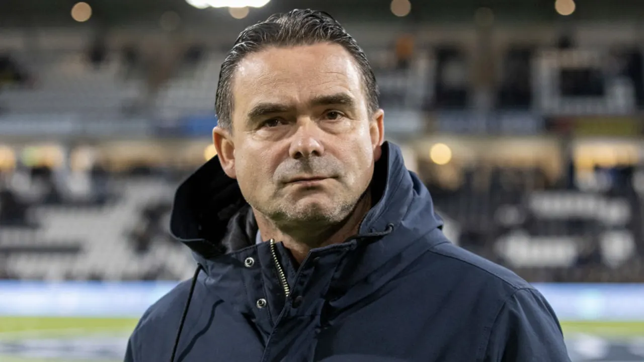 Overmars pleit voor nieuwe regel: 'Dat zou goed zijn voor het Nederlandse voetbal'