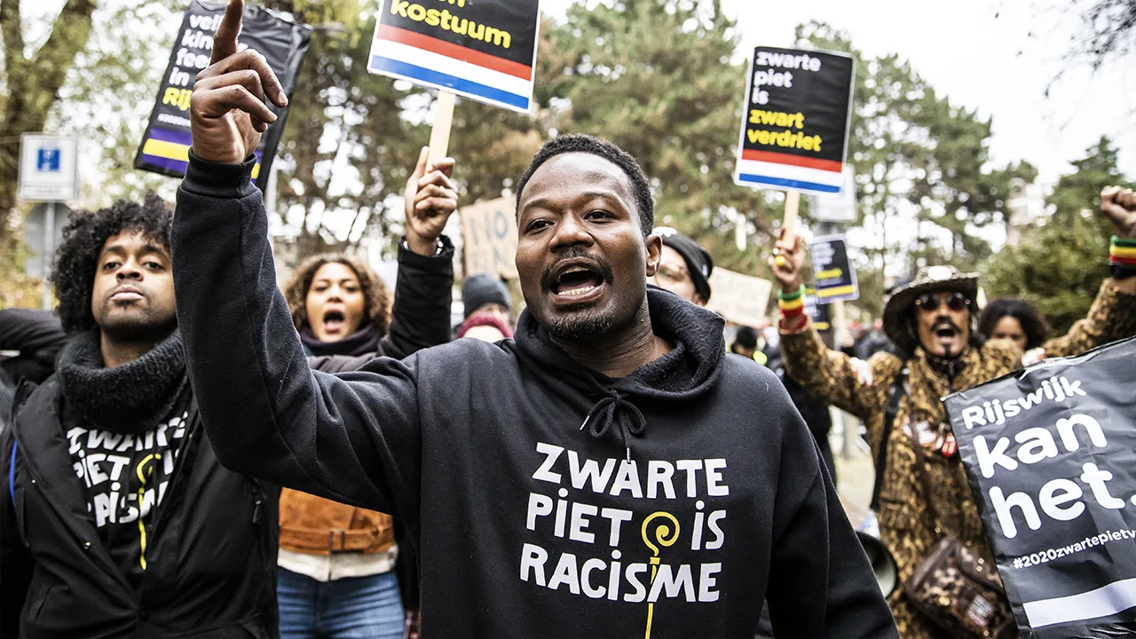 Oprichters van Kick Out Zwarte Piet ontvangen Andreaspenning van gemeente Amsterdam