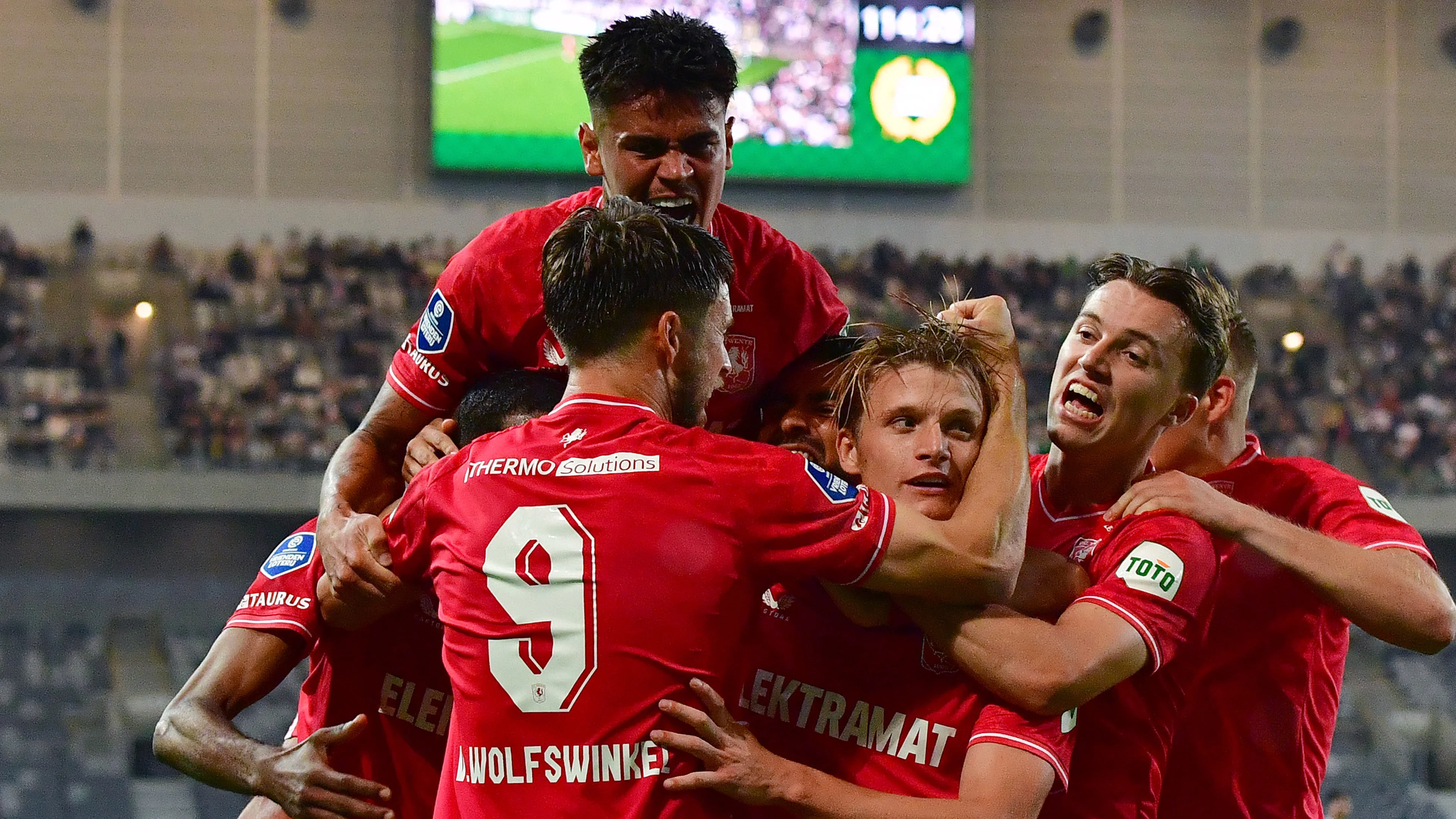 LIVESTREAM: FC Twente - Fenerbahçe (Play-Offs Conference League)