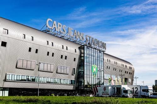 Gutiérrez en Behich op de bank bij PSV