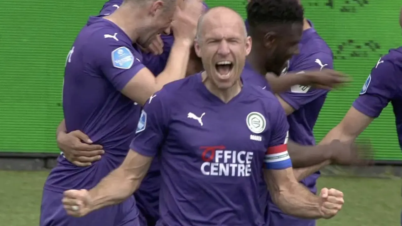 Dolle blijdschap: Robben geeft eerste Eredivisie-assists sinds januari 2004