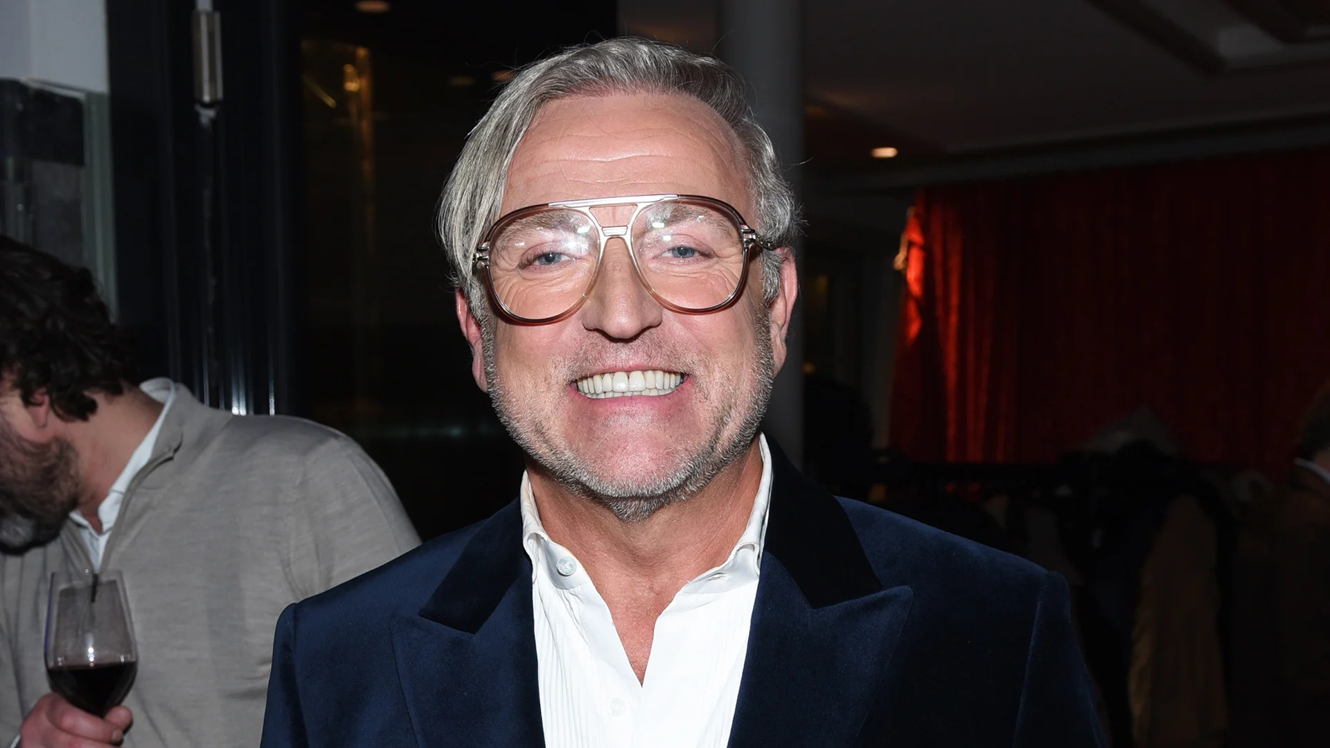 Gordon gaat tóch weer zingen: 'Ik pak de microfoon weer op!'