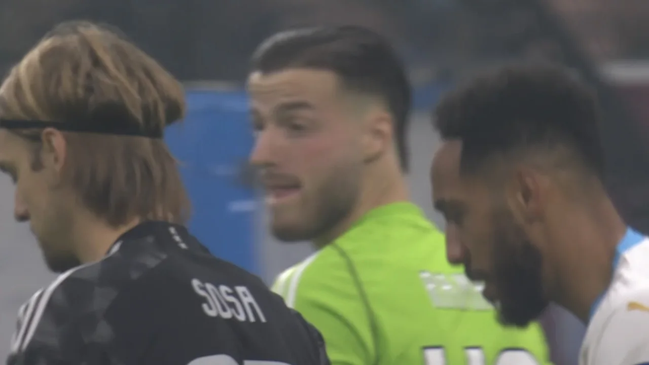 KANS: Aubameyang in eerste minuut dichtbij treffer tegen Ajax