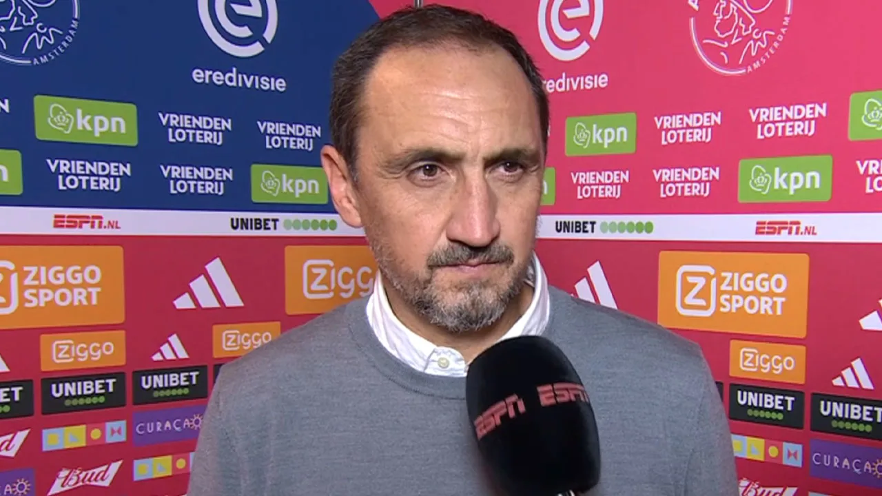 Invalcoach Michael Valkanis 'erg teleurgesteld' na gelijkspel Ajax