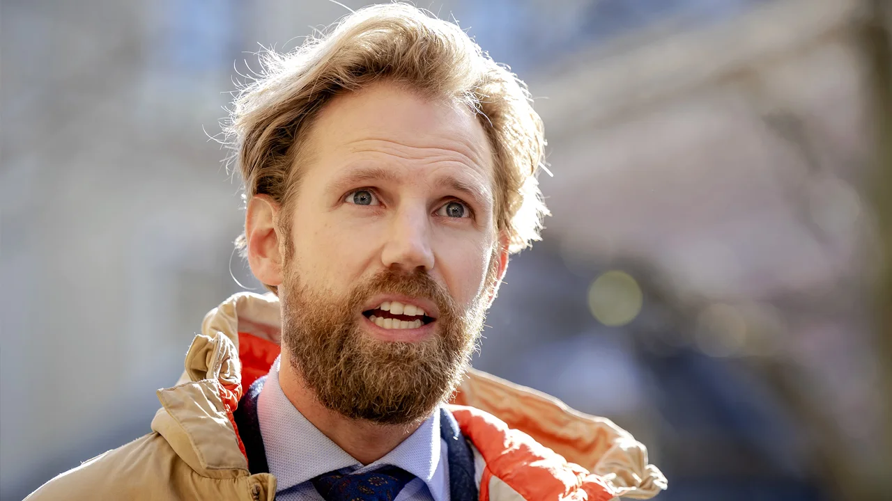Minister Wiersma: ik ben scherp en soms te fel geweest tegen ambtenaren