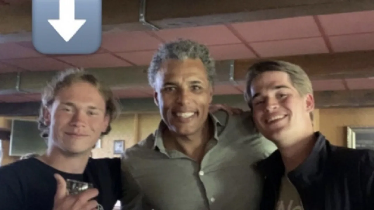 Van Hooijdonk over dader racistisch bericht: 'Heb het recht hem aan hoogste boom op te hangen'