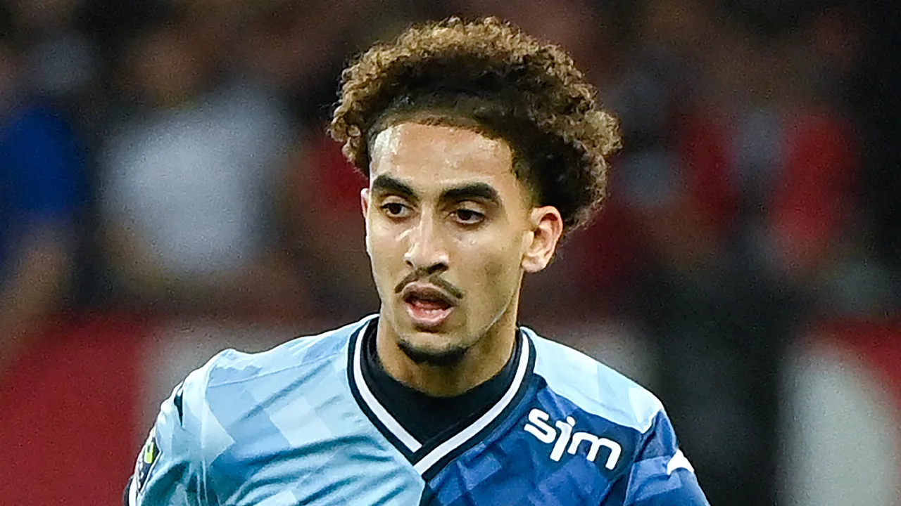 Feyenoord versterkt zich ook nog met middenvelder Targhalline