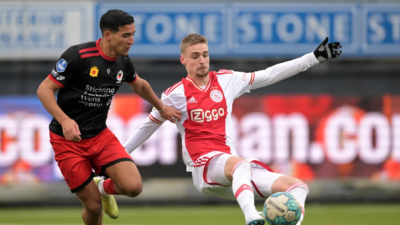 Ajax-Excelsior verplaatst van zondag naar woensdag om mogelijk Europees vervolg vrouwen