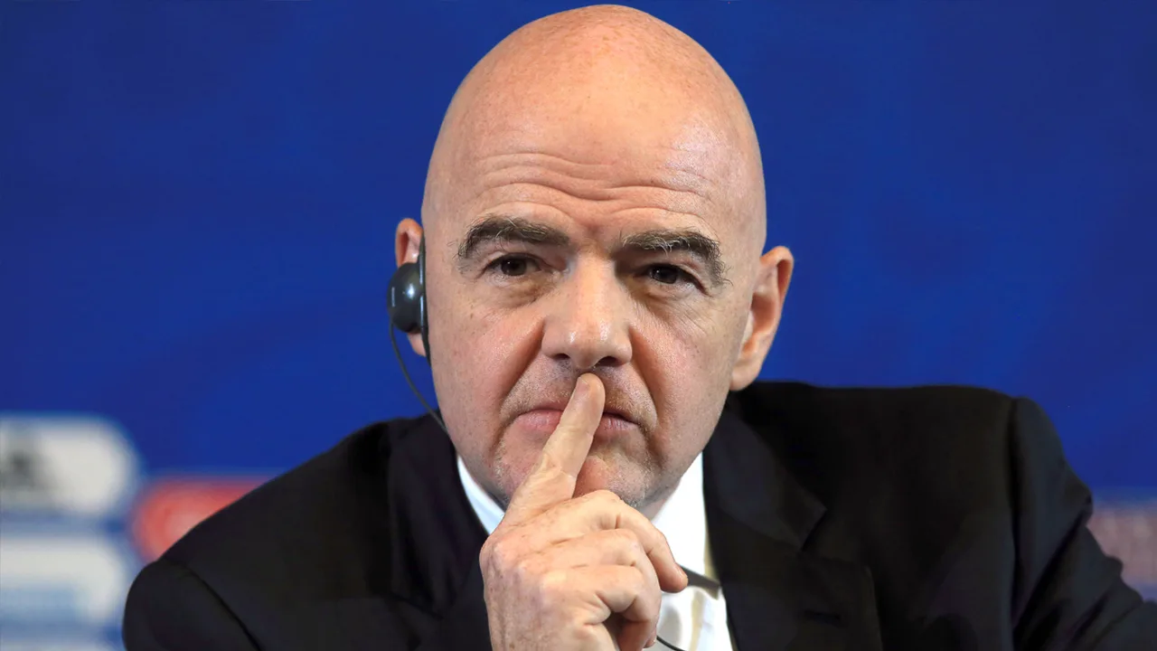 Infantino: 'Niet 6500, maar 3 doden bij bouw van stadions in Qatar'