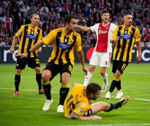 Drie punten aftrek voor AEK Athene