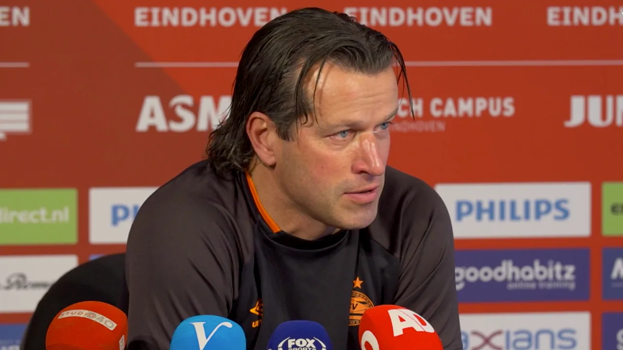 'Hiddink gaat als klankbord fungeren voor de hele staf'