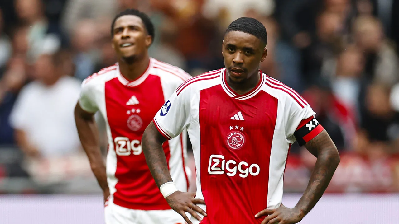 Zaakwaarnemer Ajacieden haalt uit naar Ajax: ‘Ik begrijp ik niet hoe zij nog in de spiegel kunnen kijken’