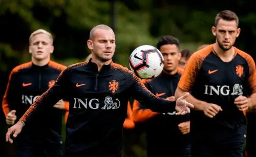 Sneijder even terug op trainingsveld Oranje