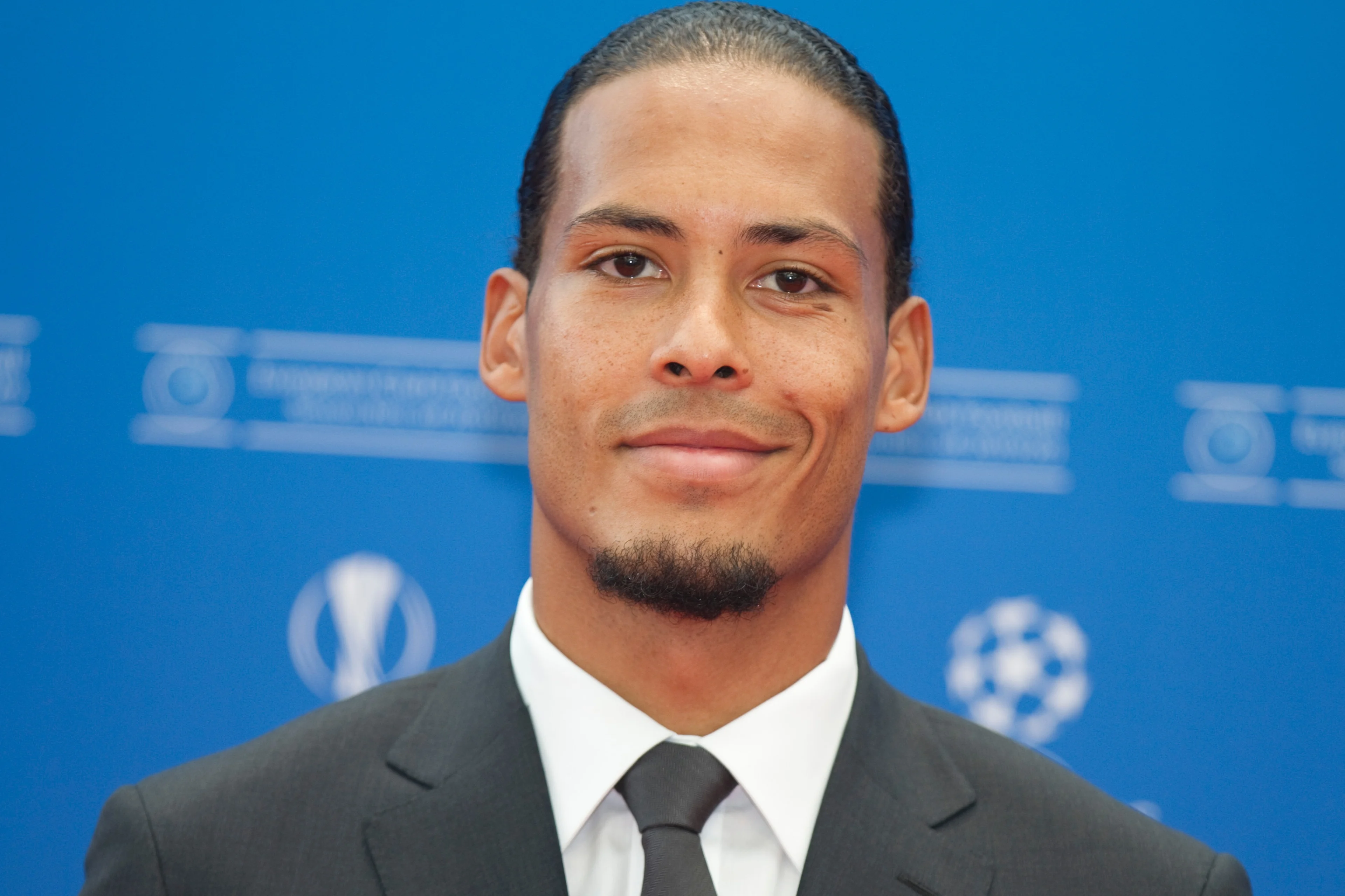 Amerikaanse voetbalsters gaan voor 'schattige' Van Dijk