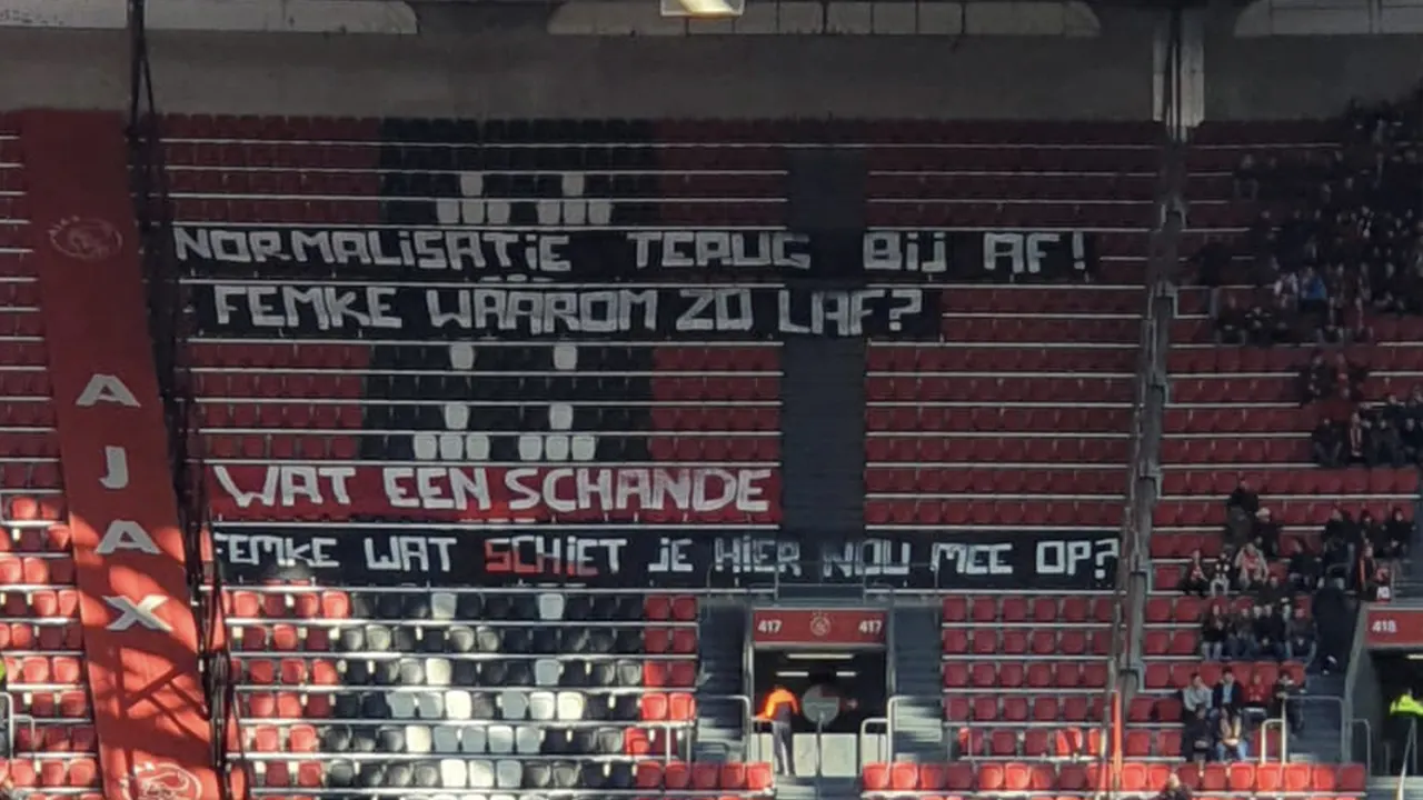 Stil protest van Utrecht-supporters in Johan Cruijff Arena 
