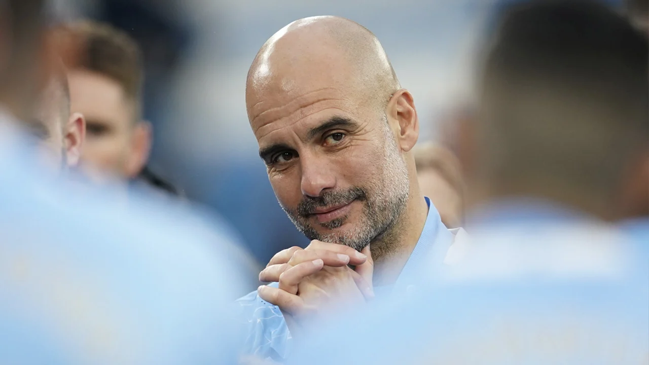 'Guardiola zou als trainer heel goed bij Ajax passen'