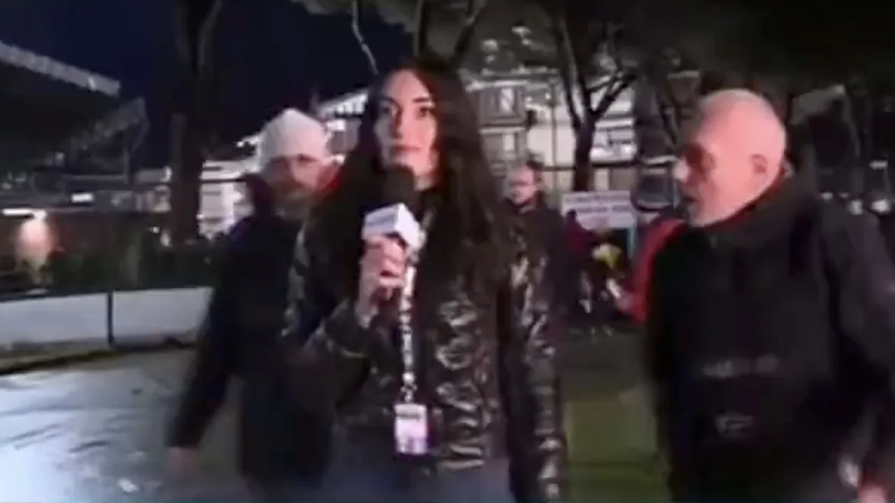 Italiaanse journaliste aangerand op live televisie tijdens Serie A-duel