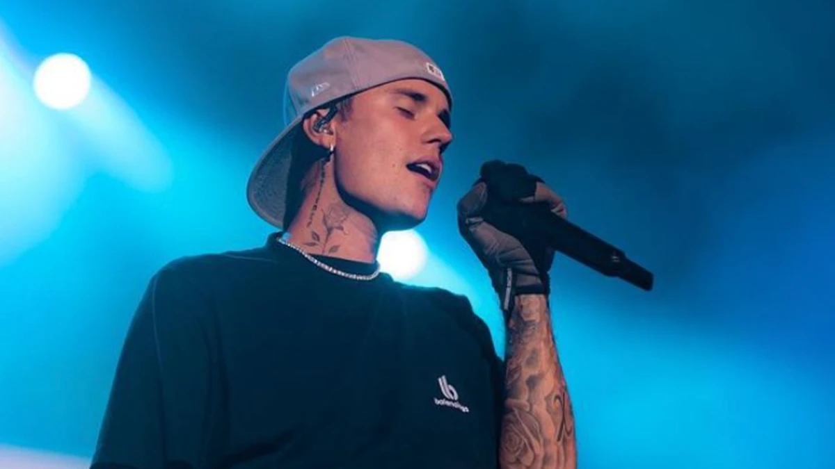 Justin Bieber verrast fans na annuleren van zijn tournee!