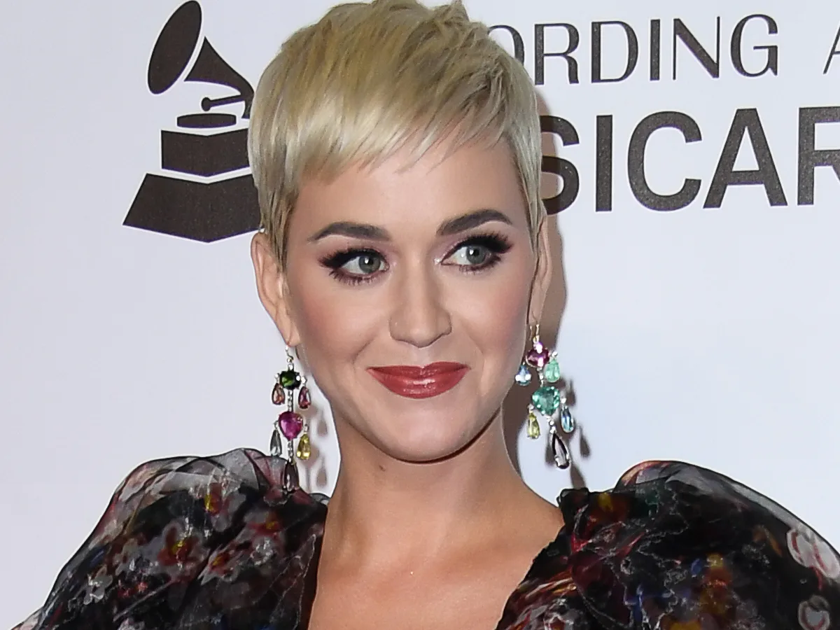 Katy Perry en Miley Cyrus brengen allebei nieuwe muziek uit