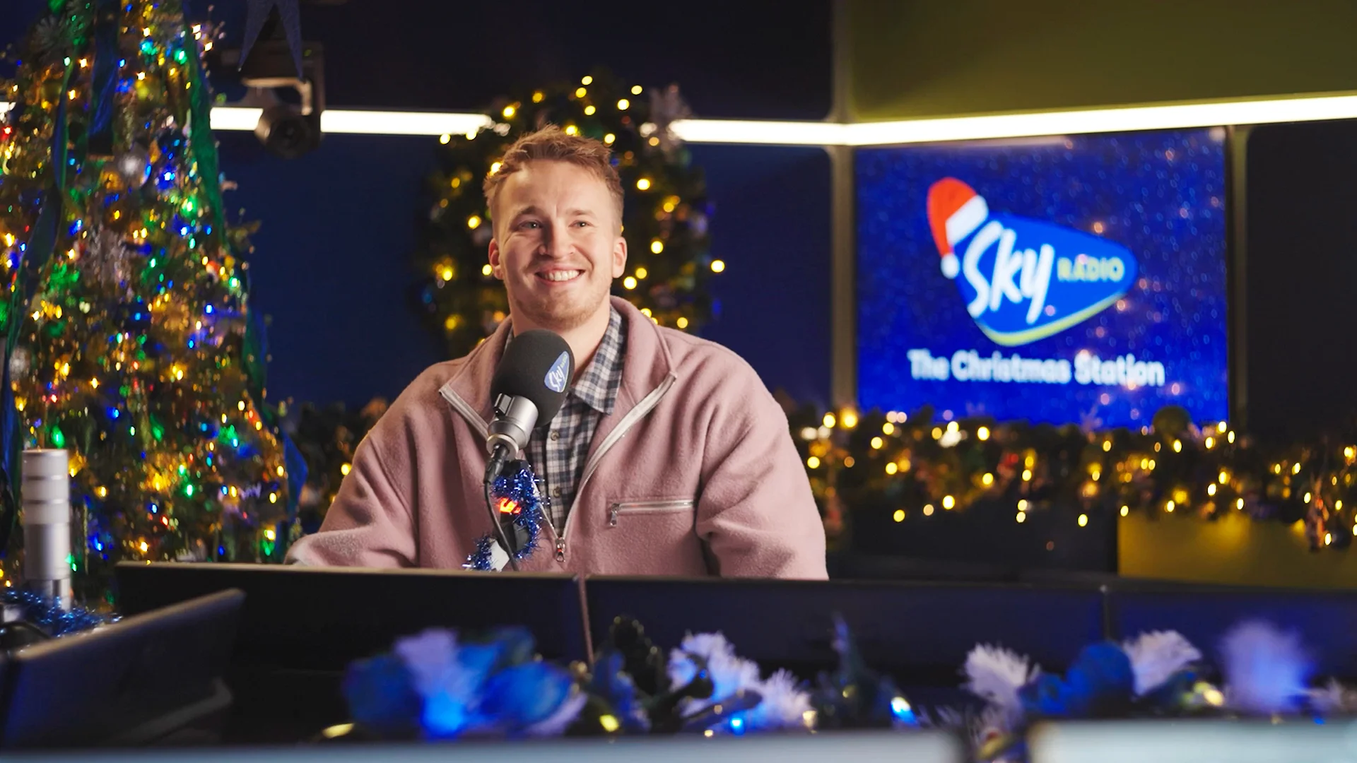 Snelle stemt voor de Christmas Top 50: "Ik kies namens mijn moeder voor dit liedje"