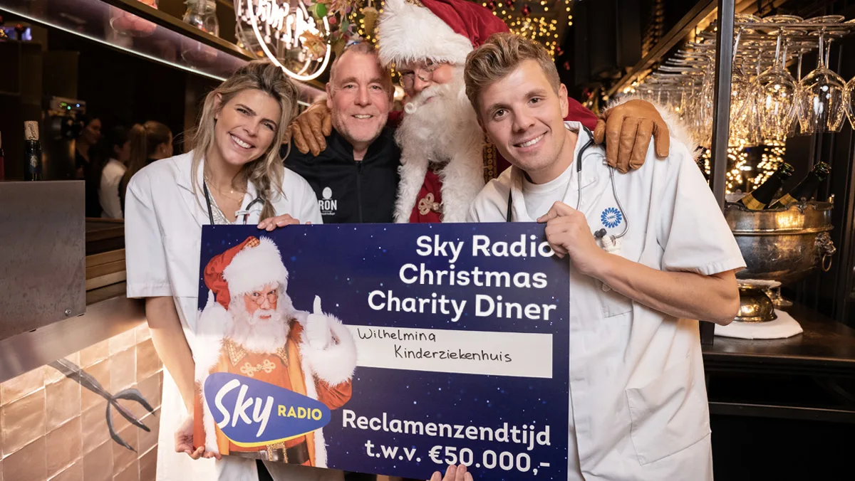 Jaap Reesema en Kim Kötter winnen hoofdprijs tijdens eerste editie Sky Christmas Charity Diner