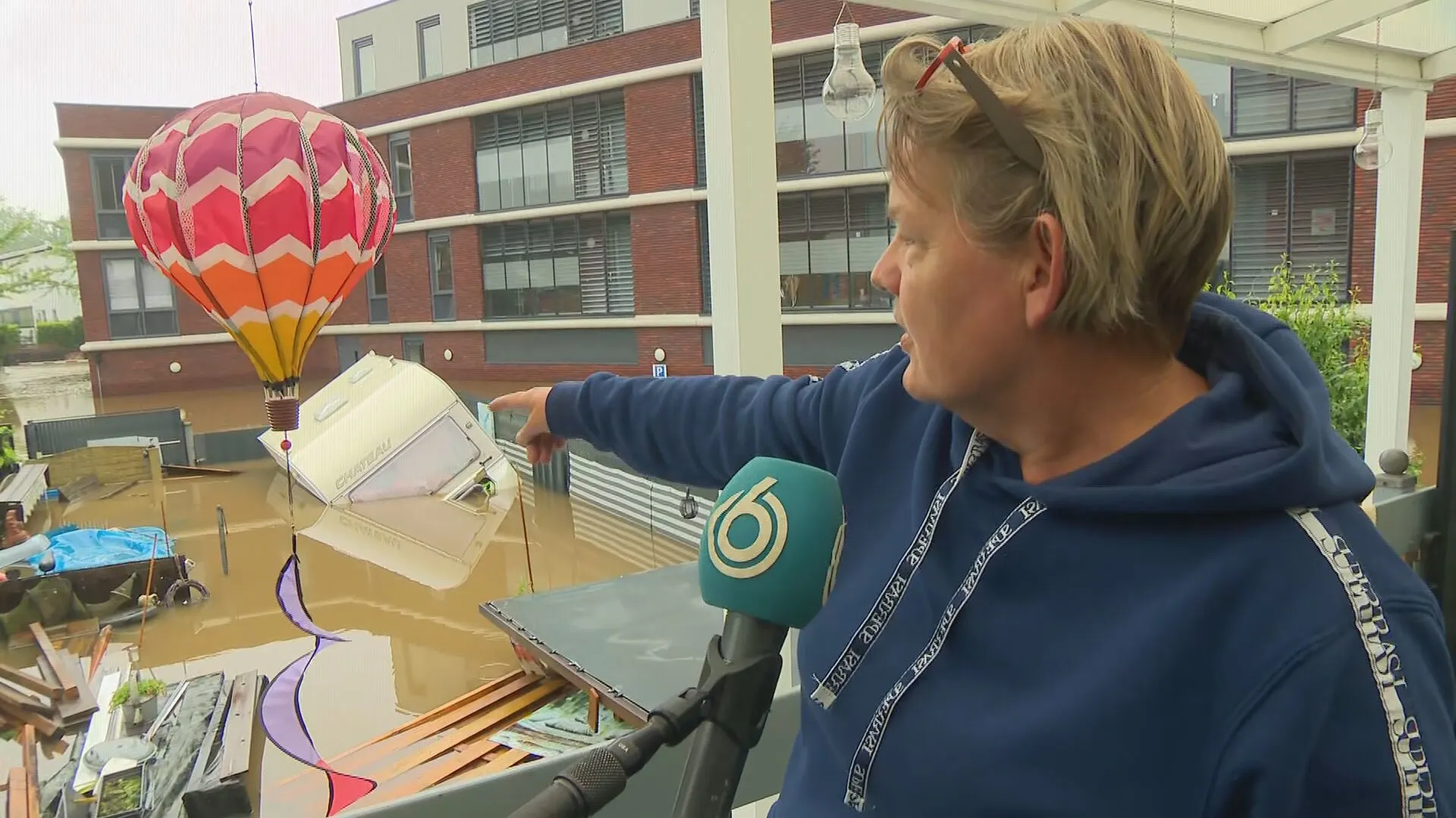 Valkenburgse Solange ziet caravan in tuin dobberen: 'Dat water heeft zo'n kracht!'