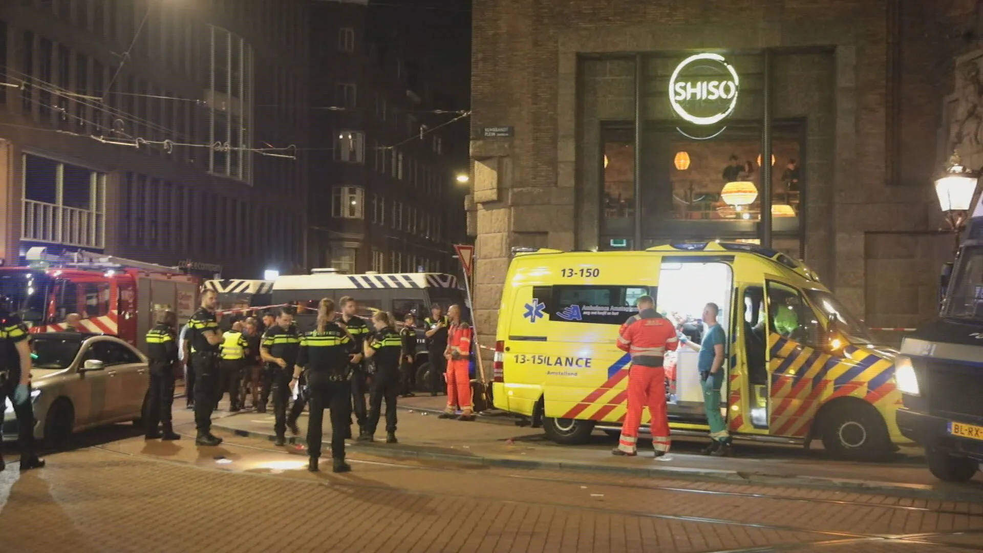 Man gereanimeerd na mishandeling in Amsterdam, politie op zoek naar verdachten