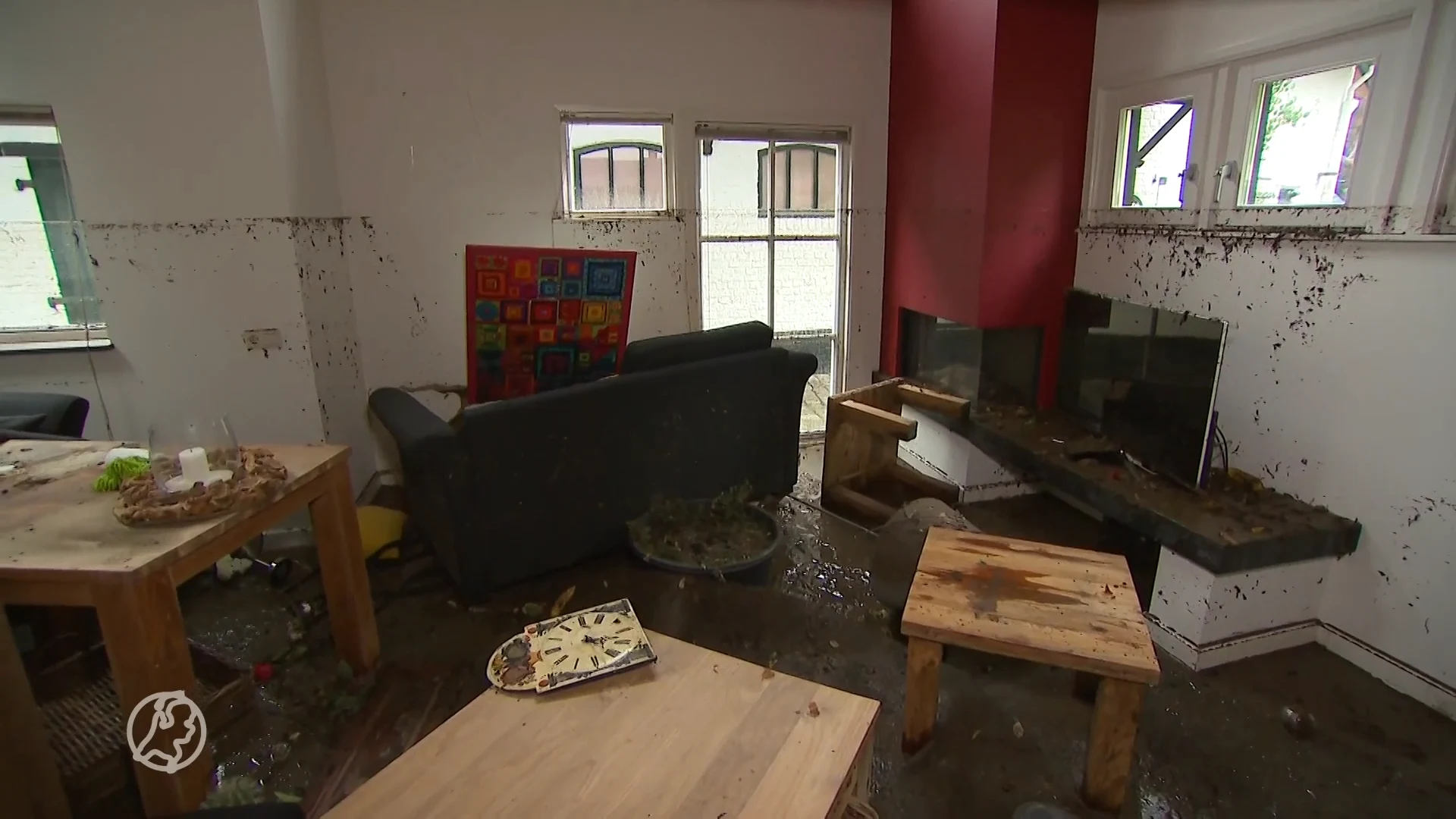 Echtpaar ontsnapt aan de dood als huis vol water stroomt: 'We konden geen kant meer uit'