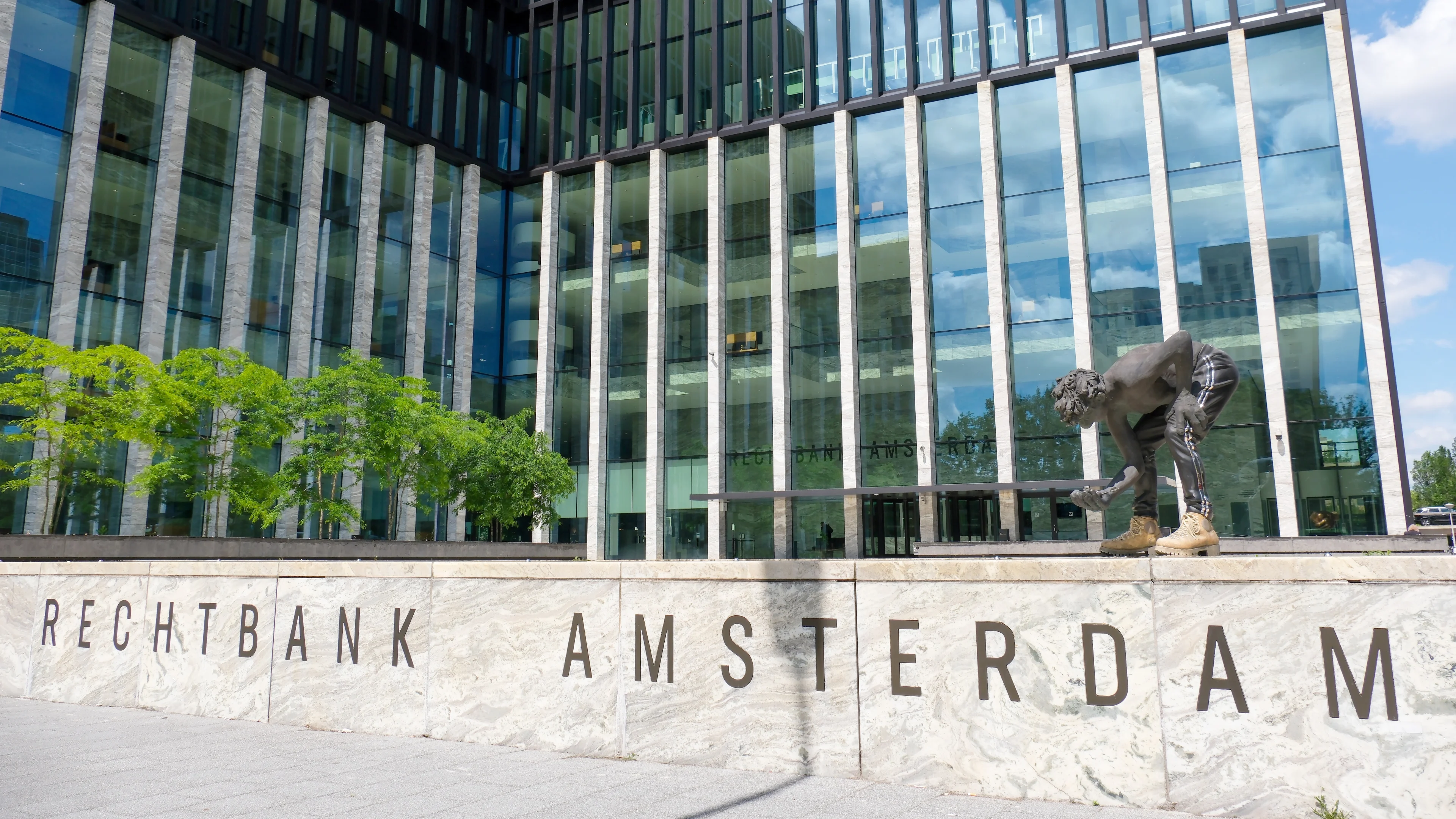 Slachtoffers pedofiel Robert M. monddood gemaakt: rechter weigert spreekrecht