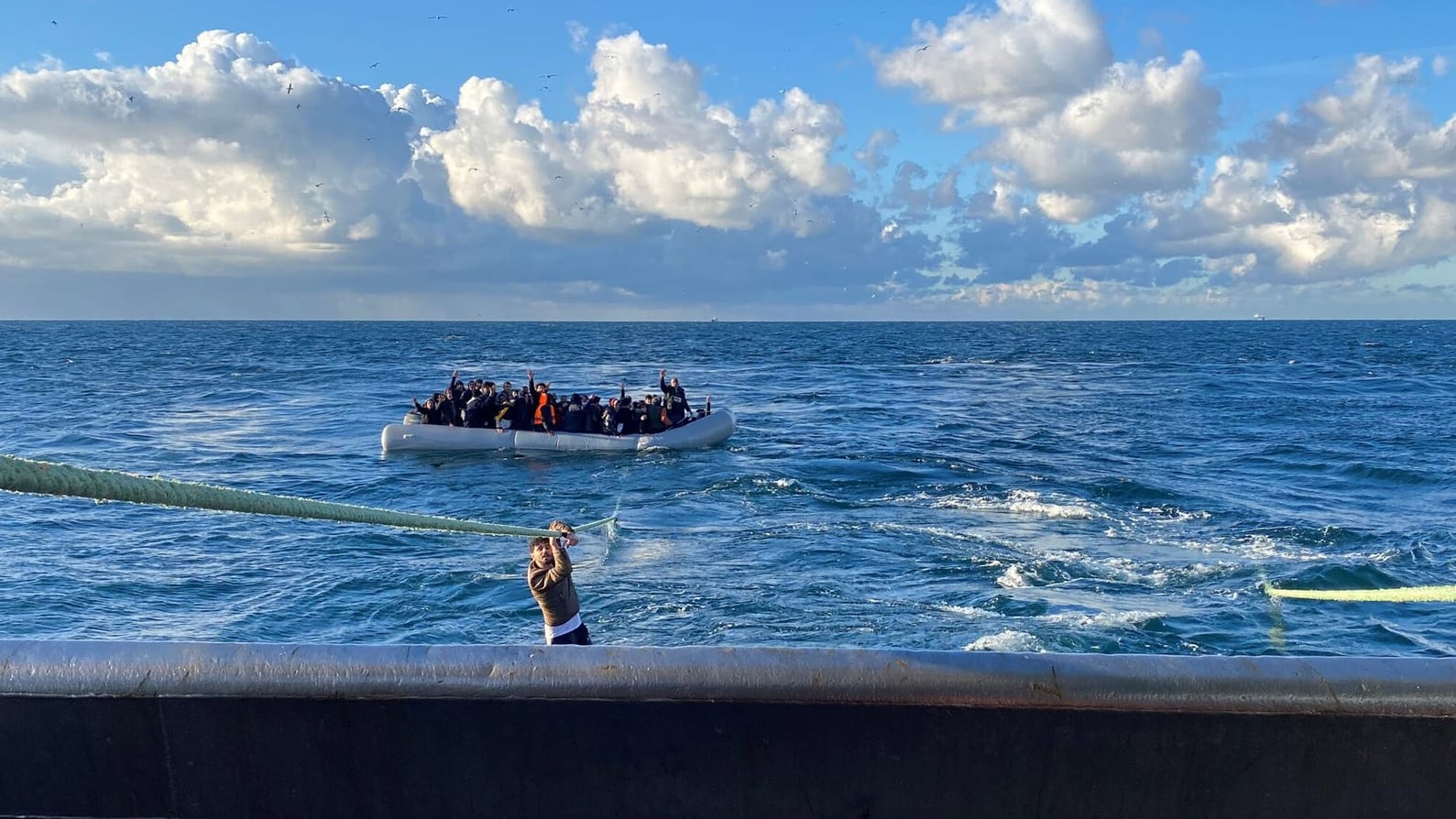 IJmuidense vissers redden migranten uit zee: 'Heeft behoorlijke impact'