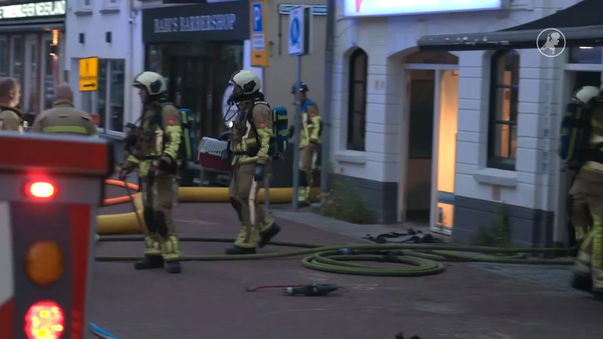 Acht woningen ontruimd bij zeer grote brand in binnenstad Woerden