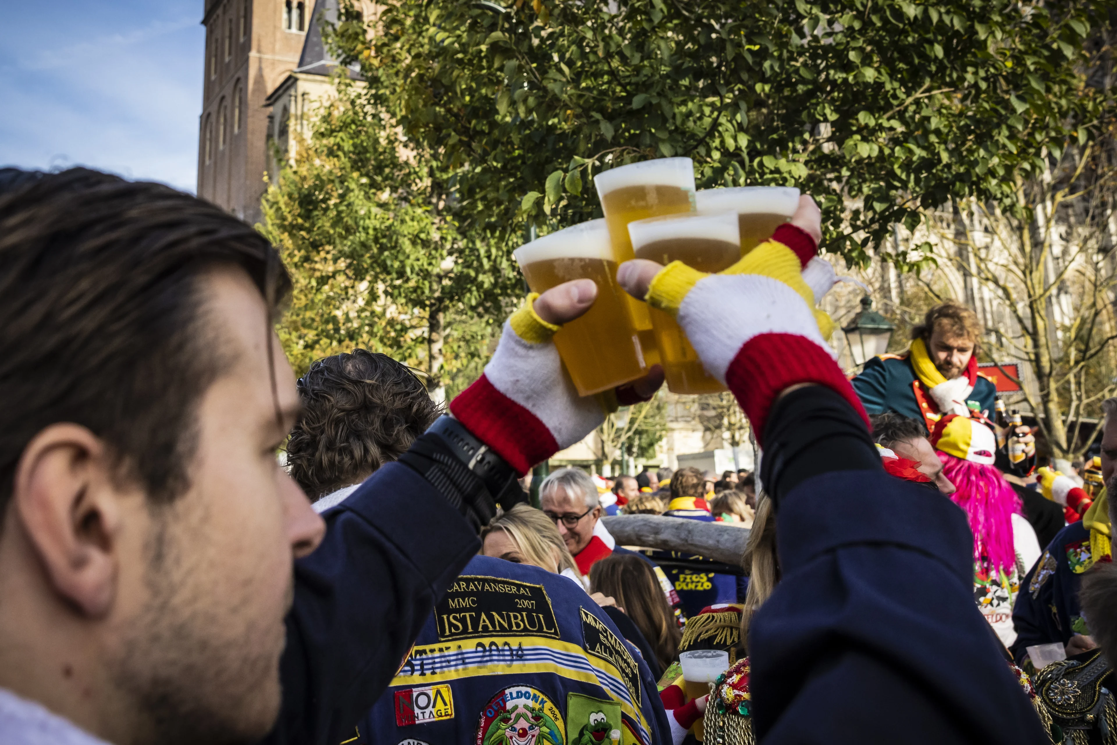 Te veel gedronken tijdens carnaval? Deze tips helpen tegen een kater