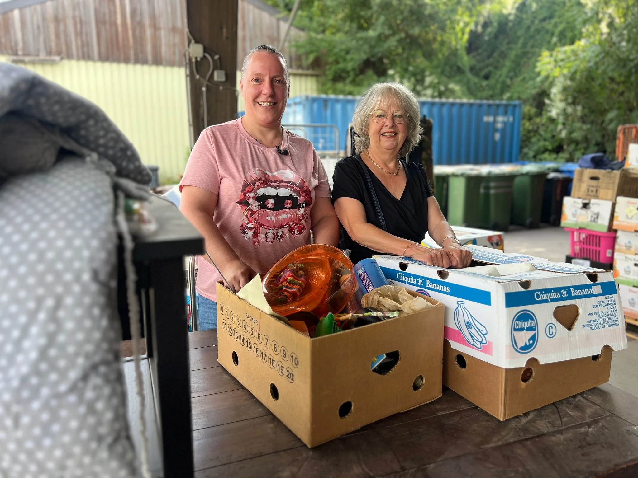 Kringloopwinkel springt in op hype: mysteryboxen voor 1 euro