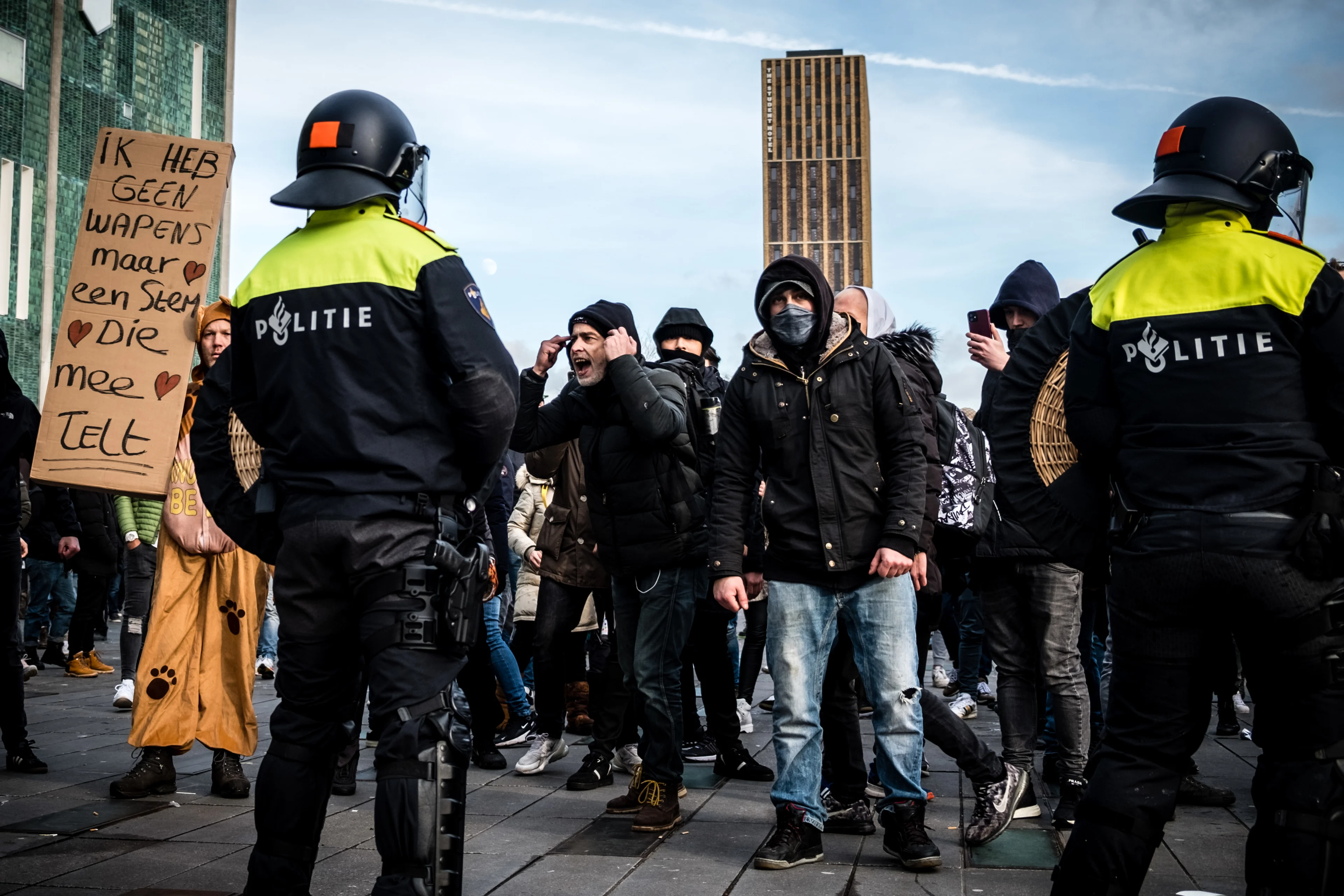 Politie doet beroep op samenleving na coronarellen: 'Het gaat om de veiligheid van jezelf en naasten'