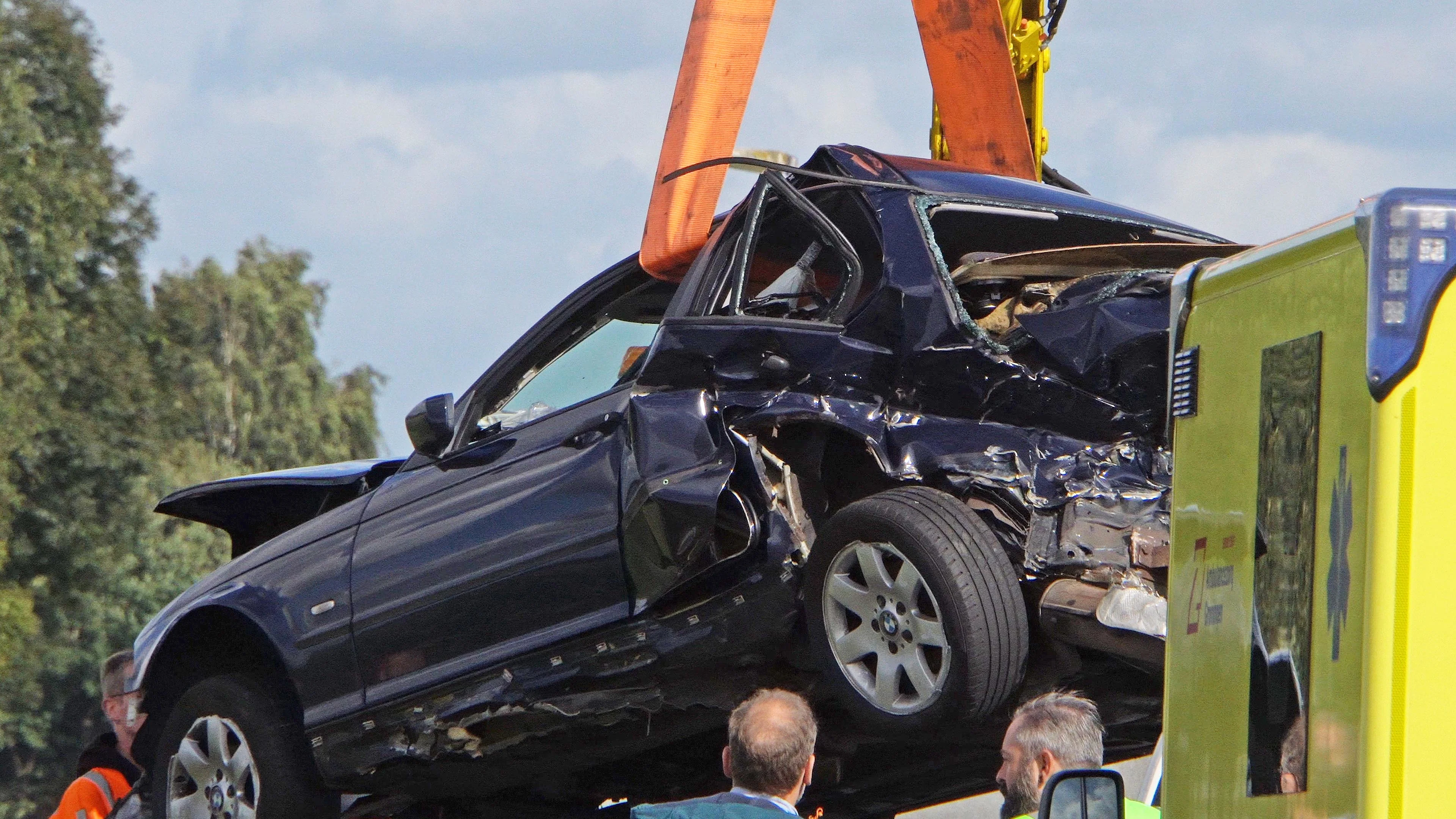 Twee personen overleden na ernstig verkeersongeval Veelerveen
