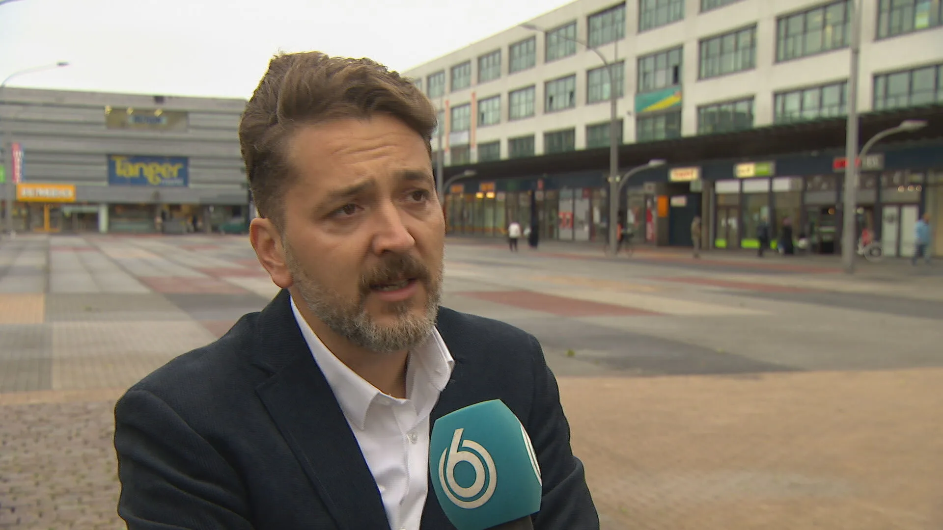 Corona slaat hard toe in Amsterdam Nieuw-West: 'We zien dat vooral jongeren besmettingen overbrengen'