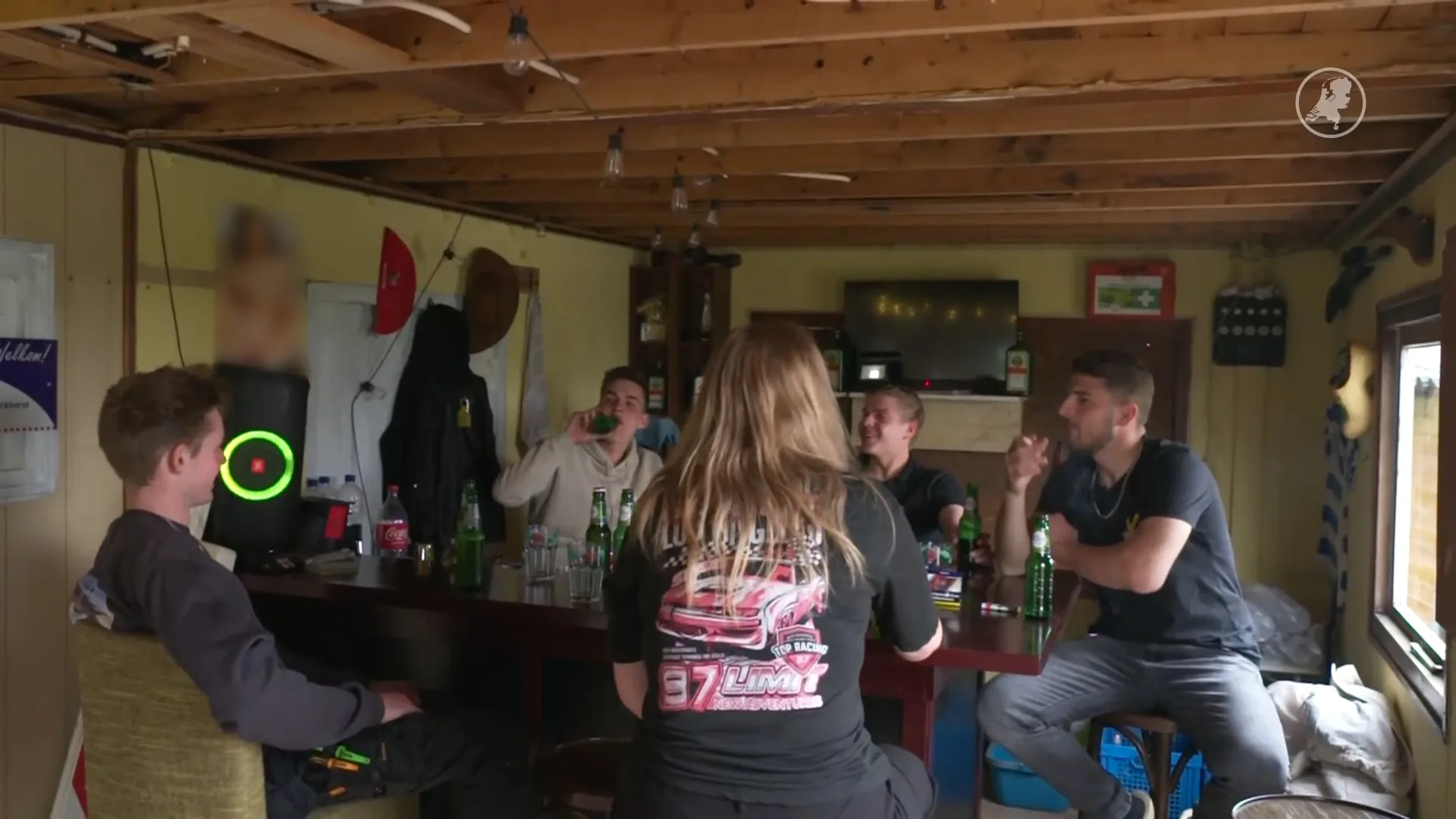 Keet in Achterhoek krijgt koning op bezoek: 'Zoveel meer dan een biertje drinken'