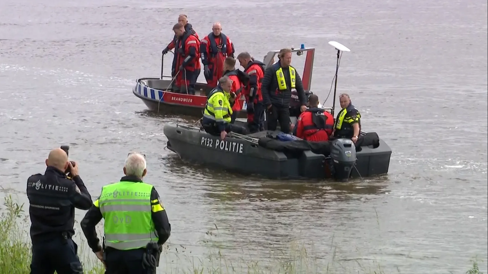 Zoektocht naar Duitse drenkelingen in Maas bij Venlo gaat verder