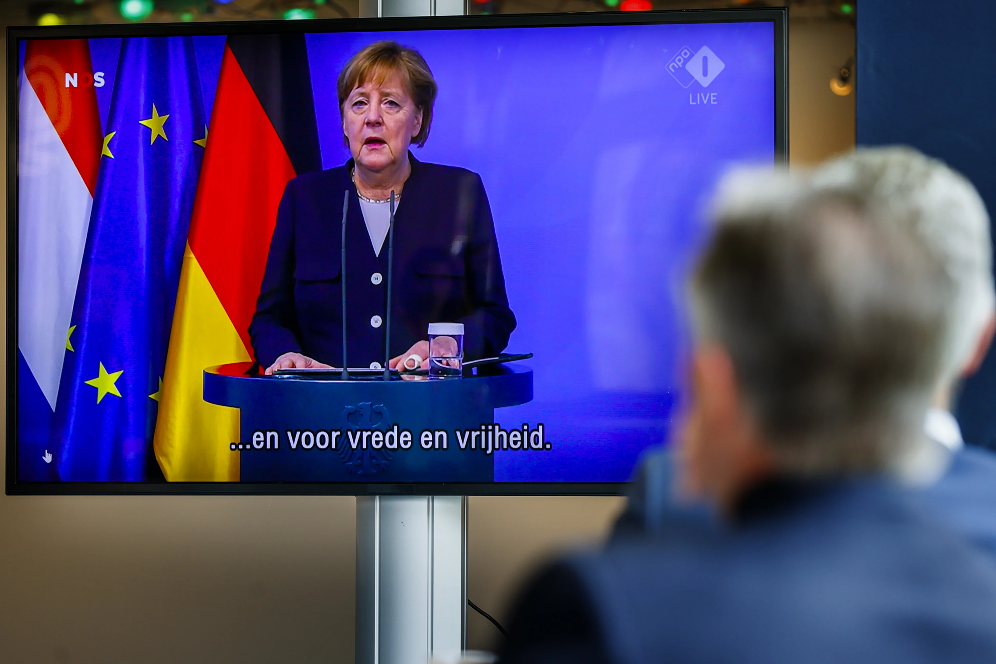 Merkel in 5 mei-lezing: Duitse misdaden verjaren niet