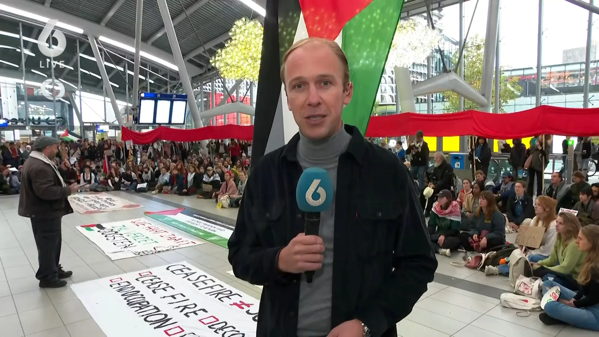 Honderden mensen op Utrecht Centraal voor Gaza: 'Israël gebruikt deze dag om genocide te rechtvaardigen'