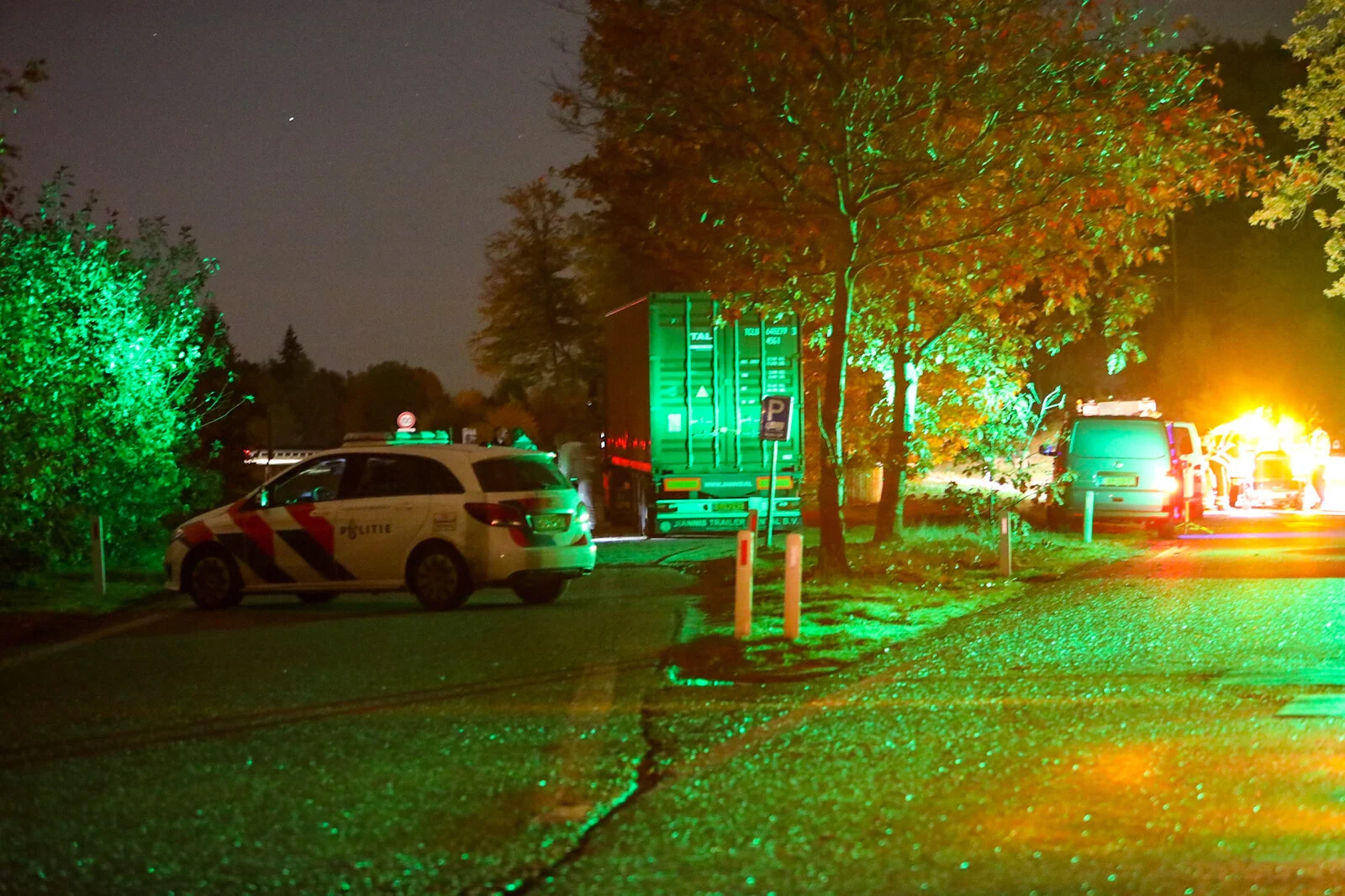 Chauffeur dood gevonden in cabine vrachtwagen, omstandigheden 'verdacht'