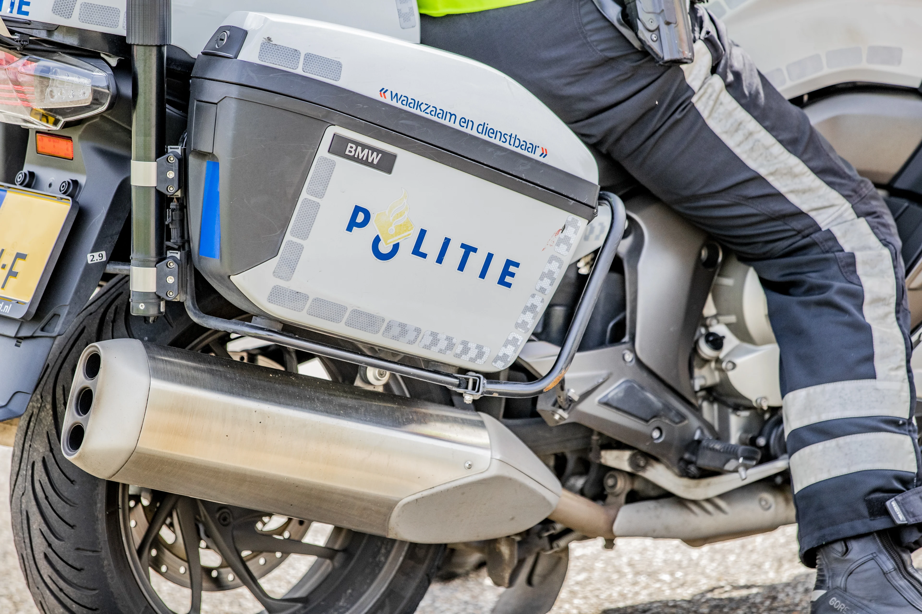 Scooterrijder mishandeld en bedreigd met vuurwapen na verkeersruzie