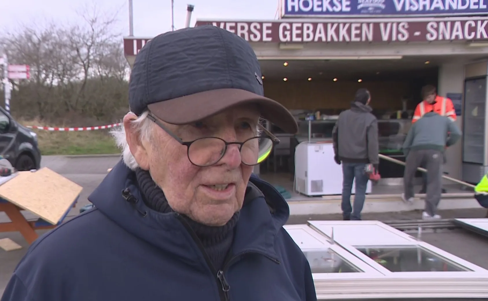 Viskraam van Kees opgeblazen in Hoek van Holland: 'Ik heb geen vijanden'