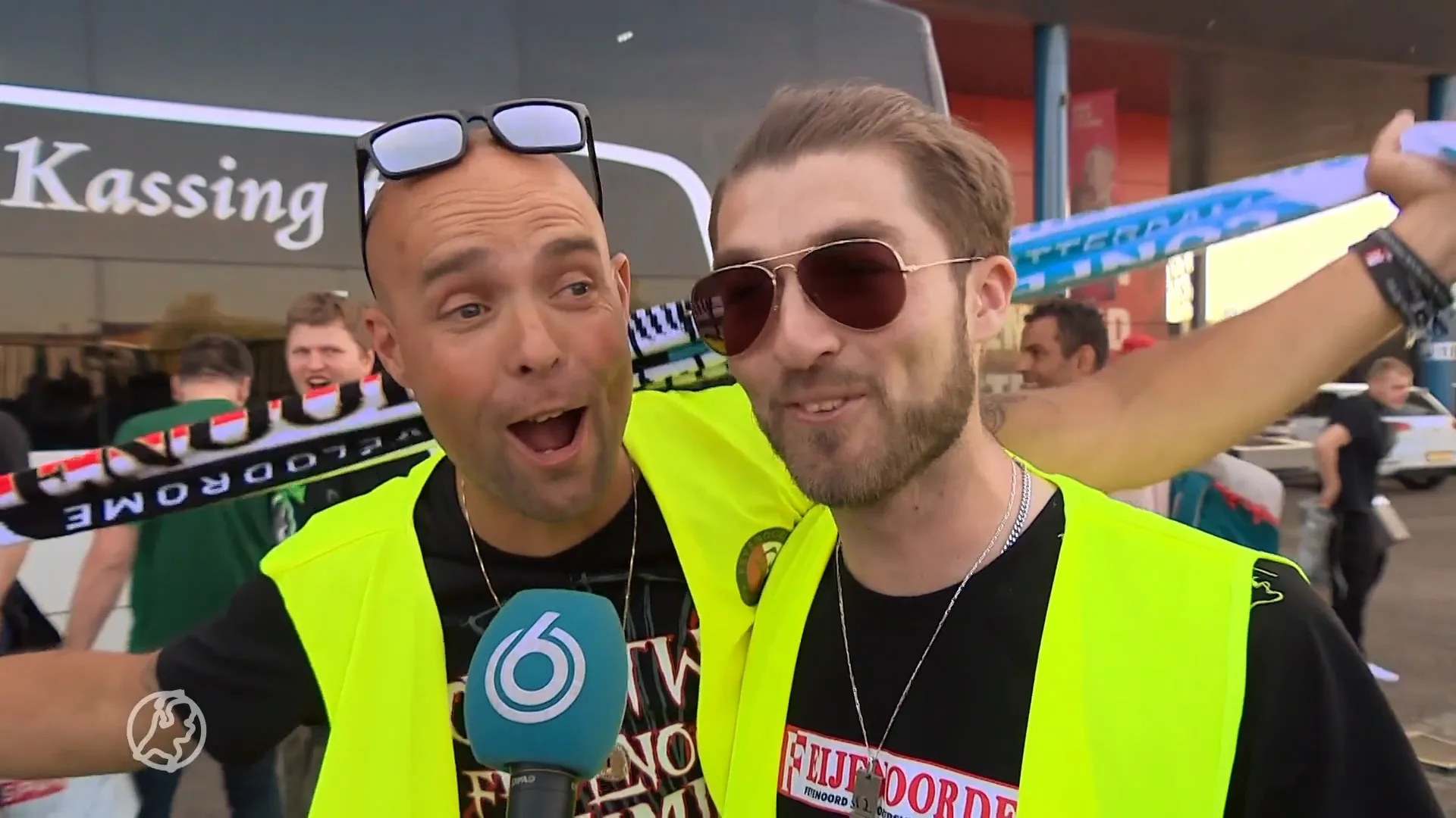 Feyenoord-fans na ellenlange busreis terug in Rotterdam: 'Het kan niet beter!'