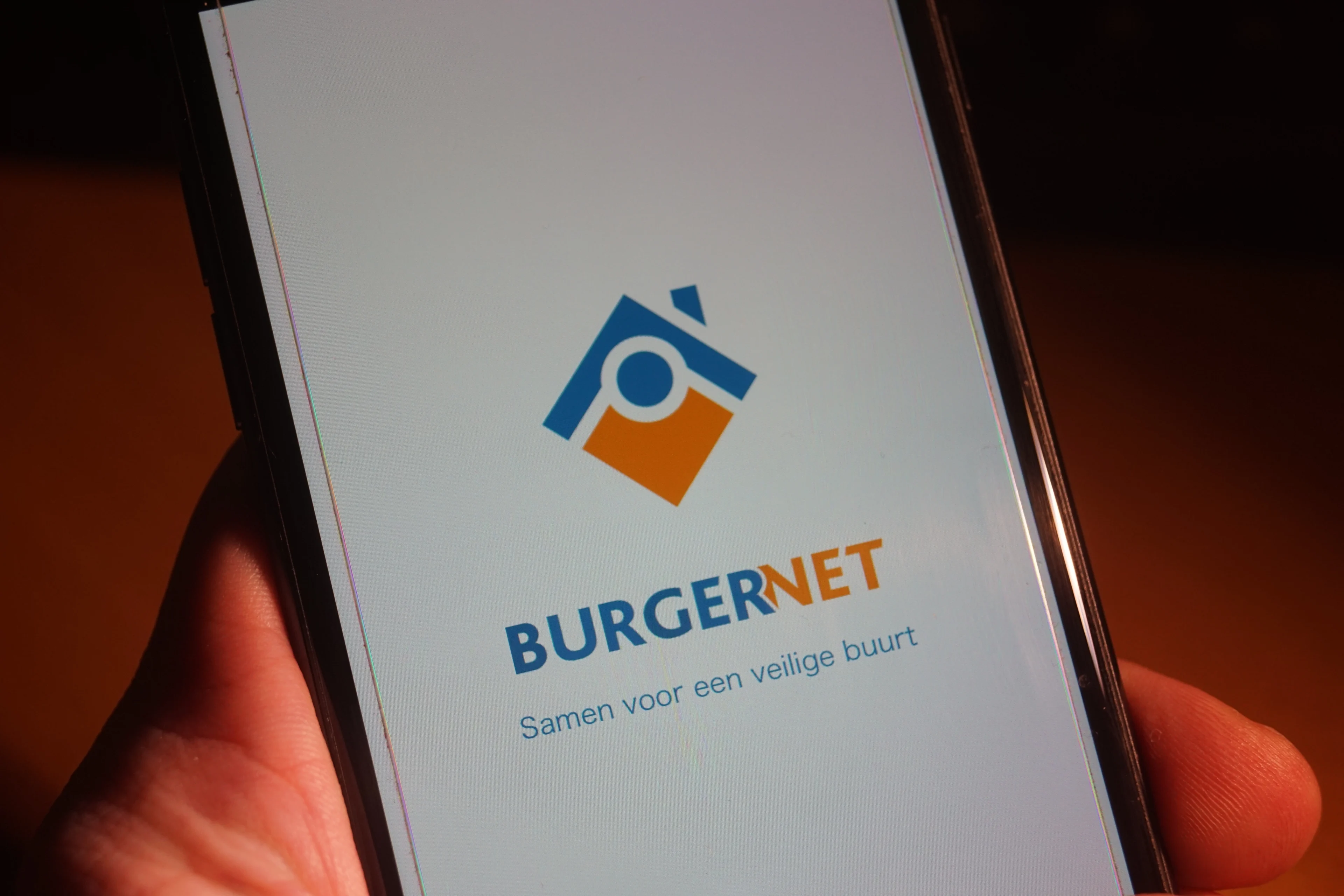 Politie zoekt ouders op straat aangetroffen kleuter Amsterdam