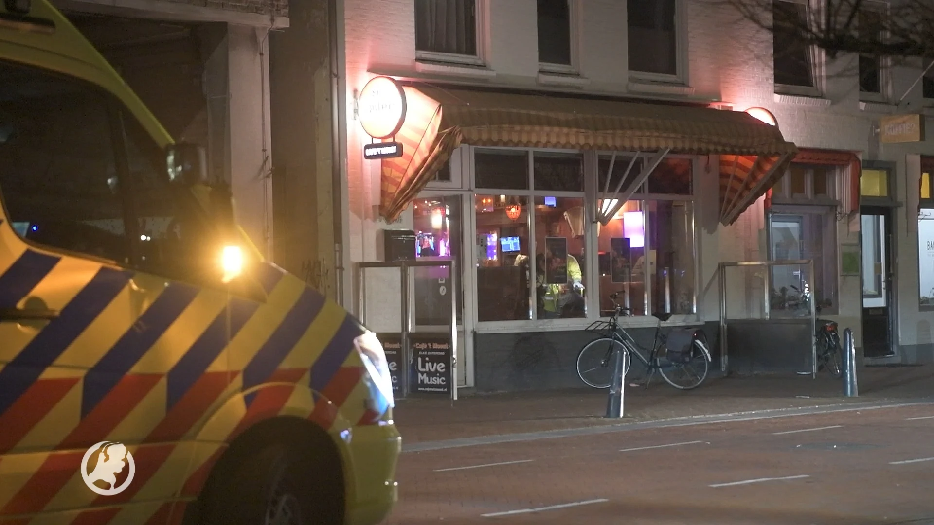 Cafébezoekers werken overvaller tegen de grond in Eindhoven