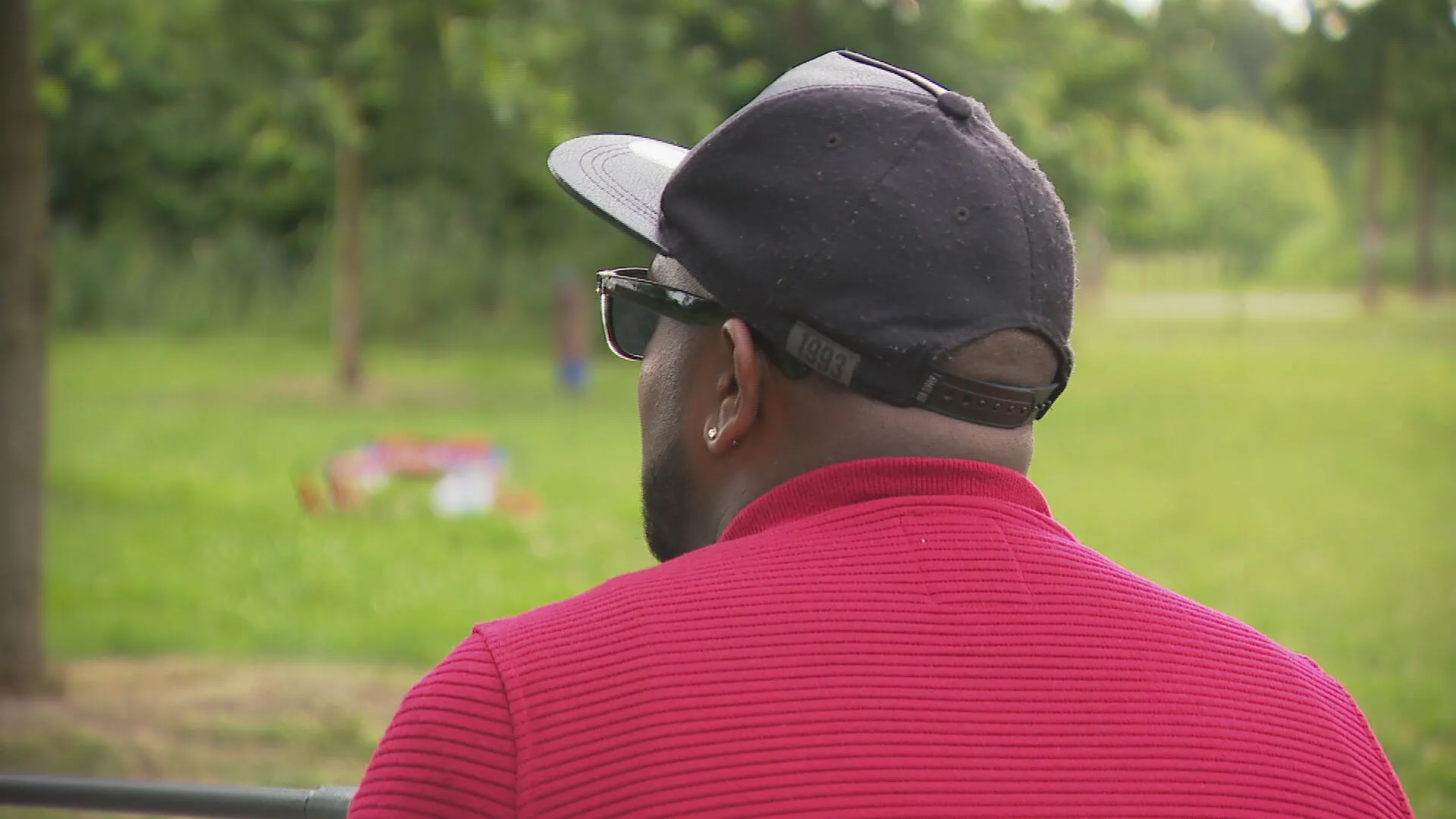 'Hij probeerde mijn broek uit te trekken, aan mijn edele delen te zitten'