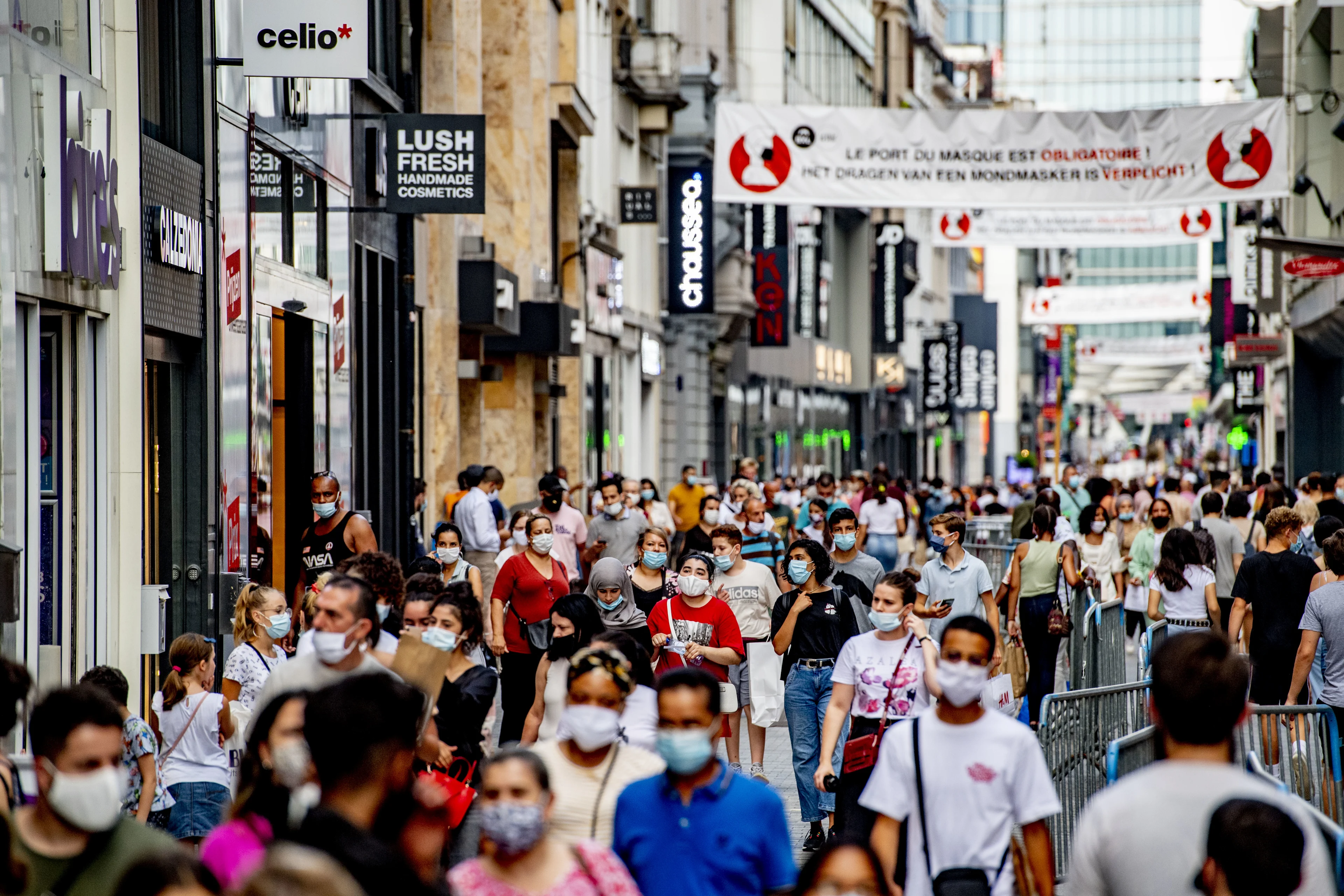 Nederlandse economie vol geraakt door coronacrisis, historische krimp van 8,5 procent
