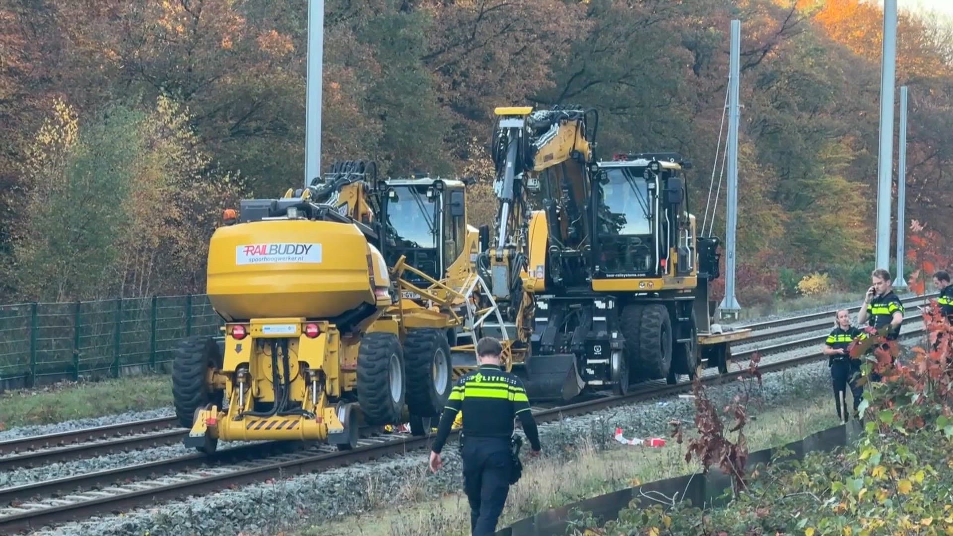 Dode door botsing met graafmachines op spoor bij Groesbeek
